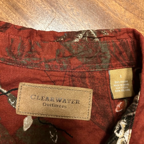 Clearwater Outfitters L Hawaiian Shirt - Picture 3 of 3